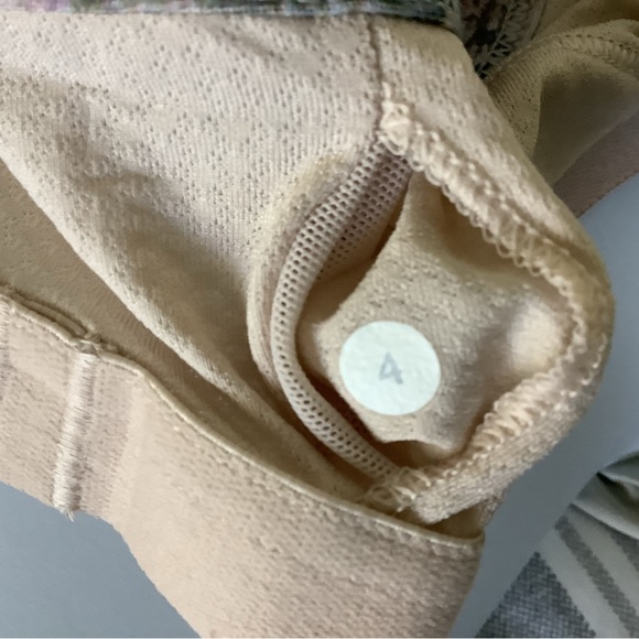 Lululemon Womens Racerback Mesh Keyhole Tank Top Built in Bra Multicolor 4 - Picture 5 of 5